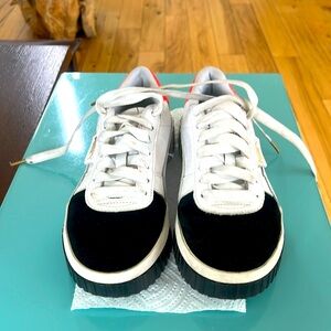 Platform tennis shoes